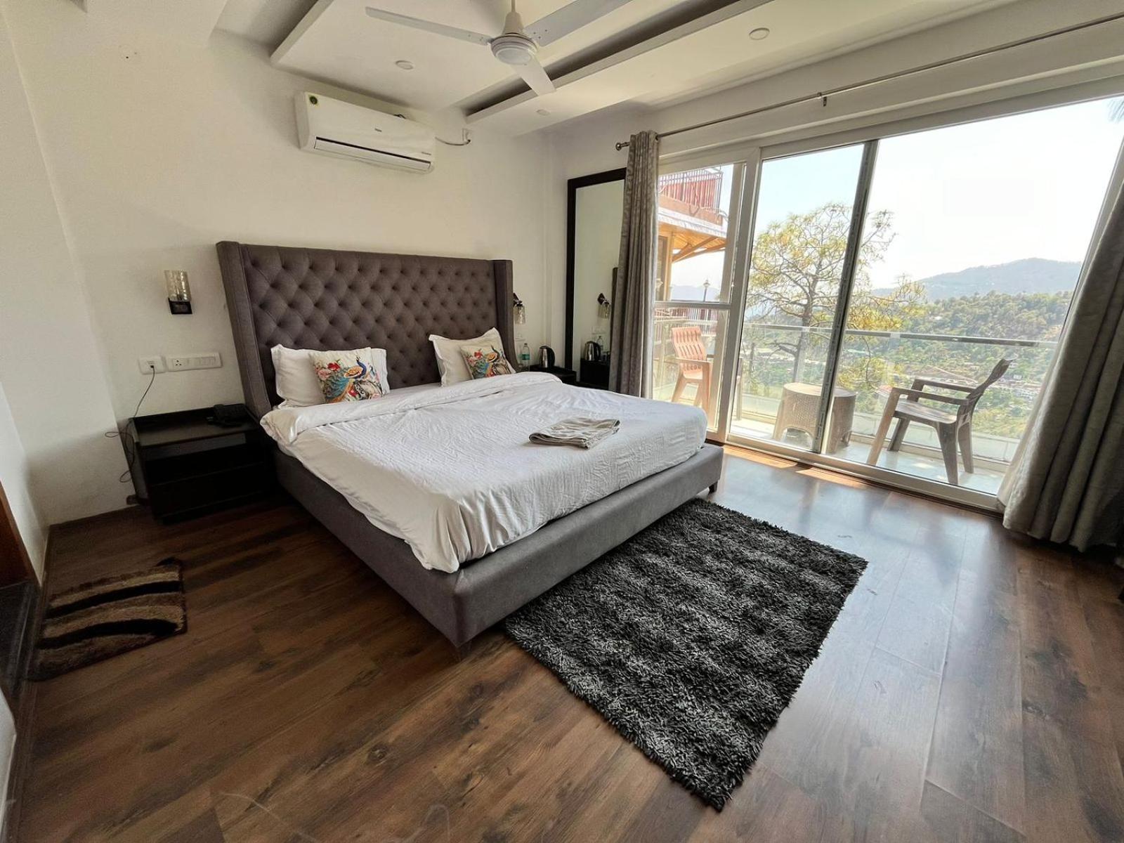 Bed and Breakfast Weekend Vibes Kasauli Exterior foto