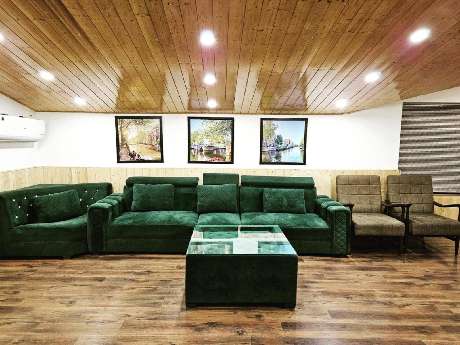Bed and Breakfast Weekend Vibes Kasauli Exterior foto